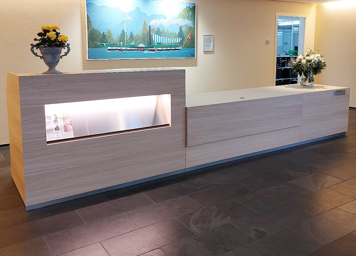 moebel-tische.jpg moebel-tische.jpg