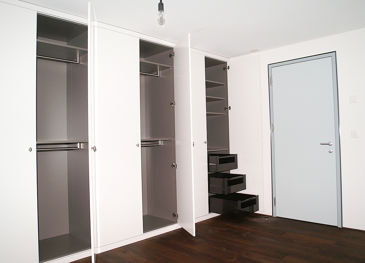 schraenke.jpg schraenke.jpg